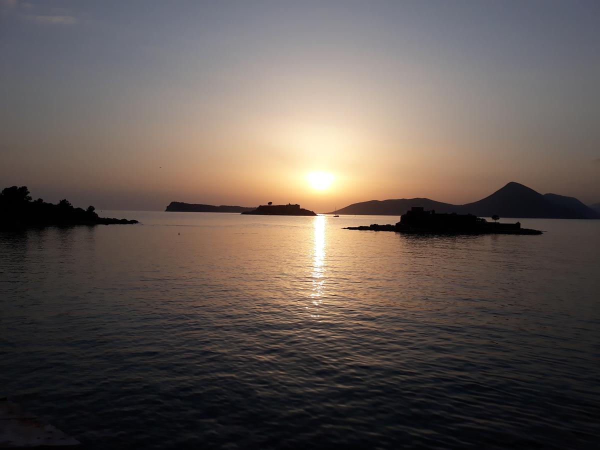 Apartmani Jovanovic Luštica Esterno foto